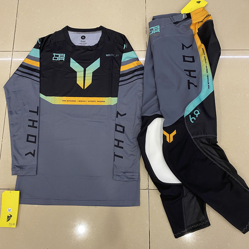 2026 Launchmode Futura Black / - đánh giá và giá Riding Gear